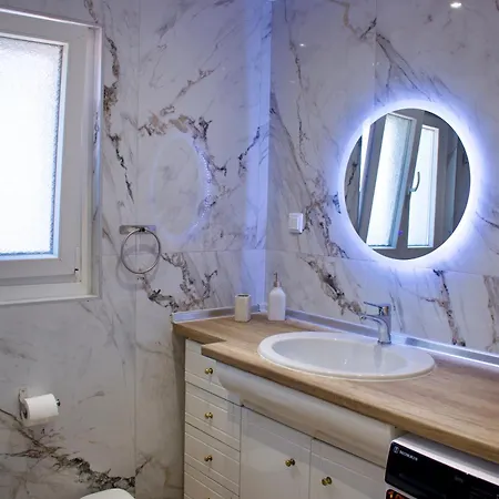 Elegant Breeze 아파트